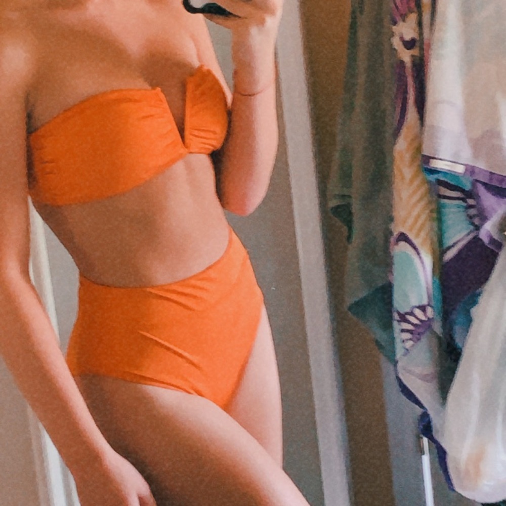 Orange bikini🦊